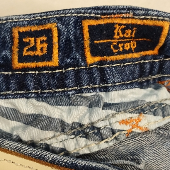 Rock Revival Women's Blue Embroidered Crop Jeans Size 26 - Picture 10 of 11